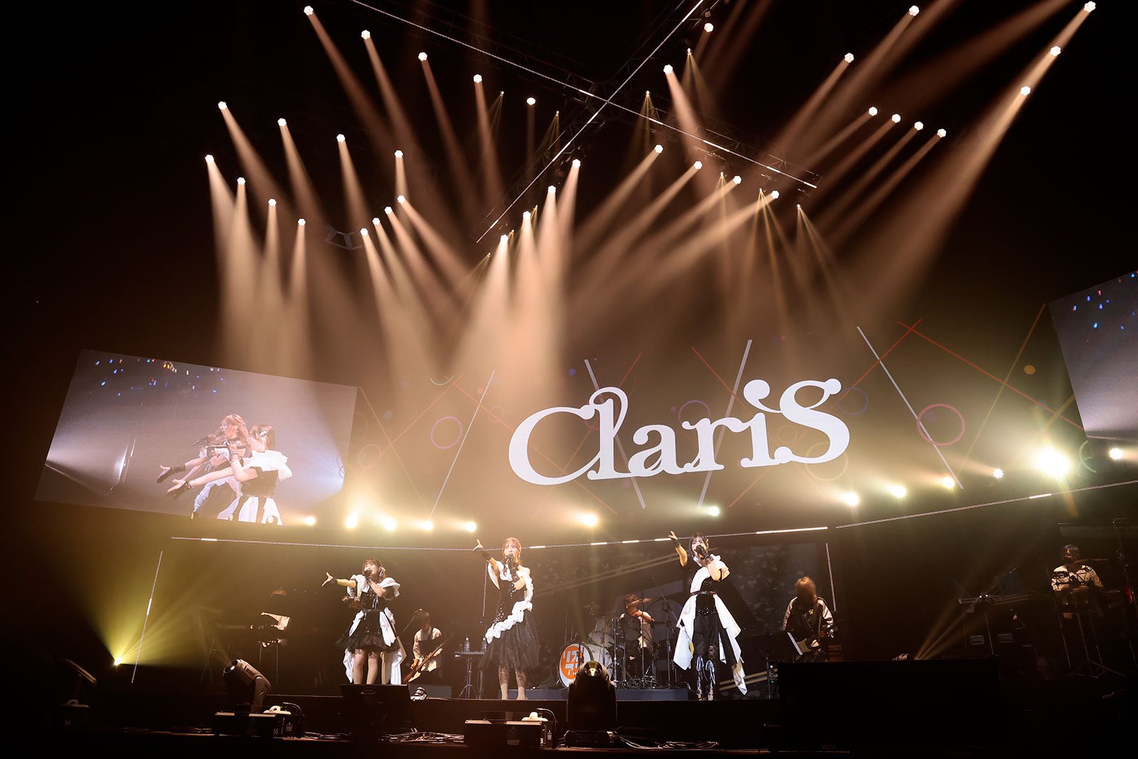 Claris ☘︎ページ ClariS オフィシャルサイト