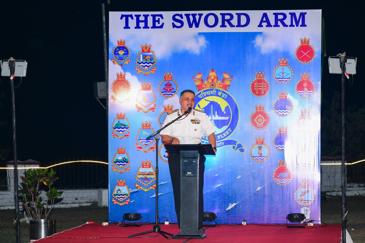 IN_WesternFleet's tweet photo. #FOCWF interaction with #SwordArm
RAdm Rahul Vilas Gokhale, NM addressed the Commanding Officers and officers of the #WesternFleet Ships at Karwar and shared his valuable insights, highlighted the aspects of safety in a very high Op Tempo and discussed the recent maritime security operations undertaken at sea and emphasised on โmaintaining the combat capabilityโ by keeping the Sword Sharp #WFShips.
@indiannavy
@IN_WNC
@DefPROMumbai