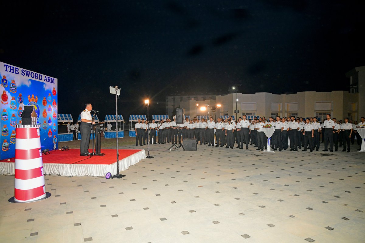 IN_WesternFleet's tweet photo. #FOCWF interaction with #SwordArm
RAdm Rahul Vilas Gokhale, NM addressed the Commanding Officers and officers of the #WesternFleet Ships at Karwar and shared his valuable insights, highlighted the aspects of safety in a very high Op Tempo and discussed the recent maritime security operations undertaken at sea and emphasised on โmaintaining the combat capabilityโ by keeping the Sword Sharp #WFShips.
@indiannavy
@IN_WNC
@DefPROMumbai