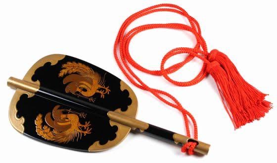 「なんでこの侍、軍配を持ってるんだろう…?軍配:ぐんばい扇の形をした指揮用の道具で」|紀伊国亭 むじな 🦡ムジラー🦡のイラスト