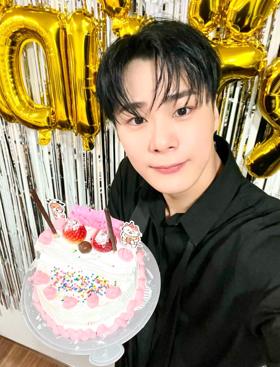 dogcat_bin's tweet photo. 빈아 생일축하해♡
동글동글 까맣고 예쁘게 웃는 빈이가 너무나 보고싶어 미역국 꼭 먹고 행복했으면 좋겠어

 #누구보다_빛나는달_빈아_생일축하해 https://t.co/1as7h4QV1A