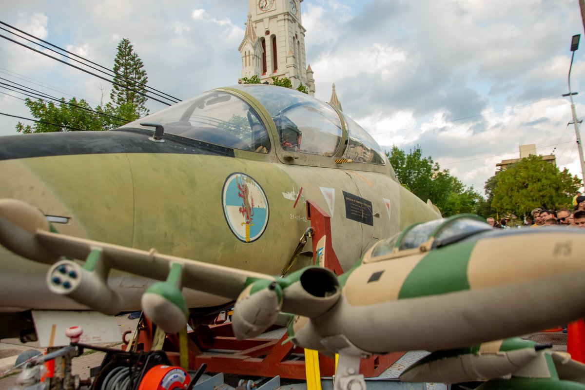 Tte de Navío Owen G. Crippa, héroe de la patria y embajador por la unidad del pueblo argentino. Máximo referente de Sunchales. Gracias por tu valentía, valores y ser un hombre de bien. El repatriar el Aeromacchi es un homenaje al orgullo nacional. 🇦🇷 #HéroeDeMalvinas #Sunchales