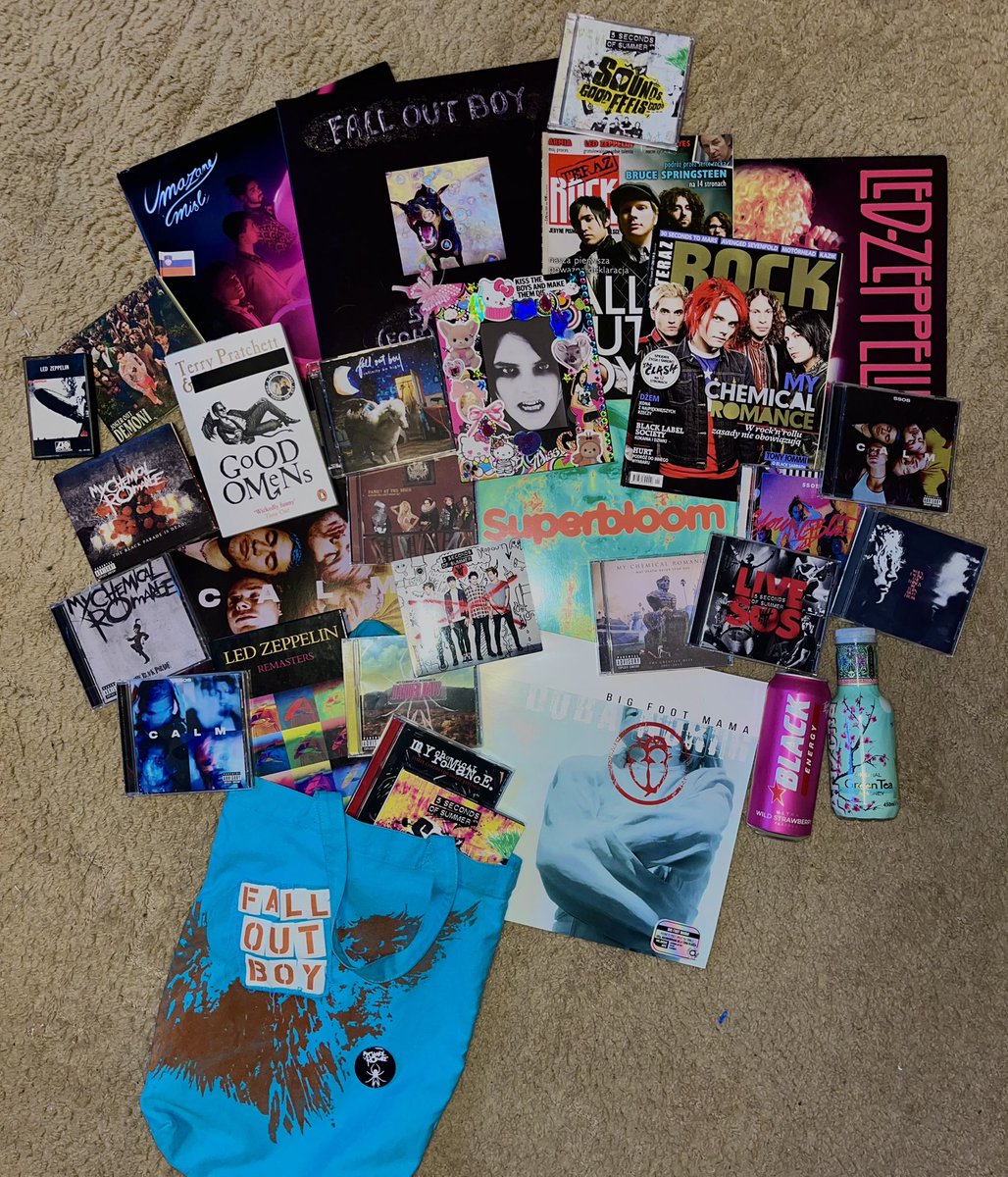 fuckkkk not my feminist literature i’m carrying w me at all times       😓