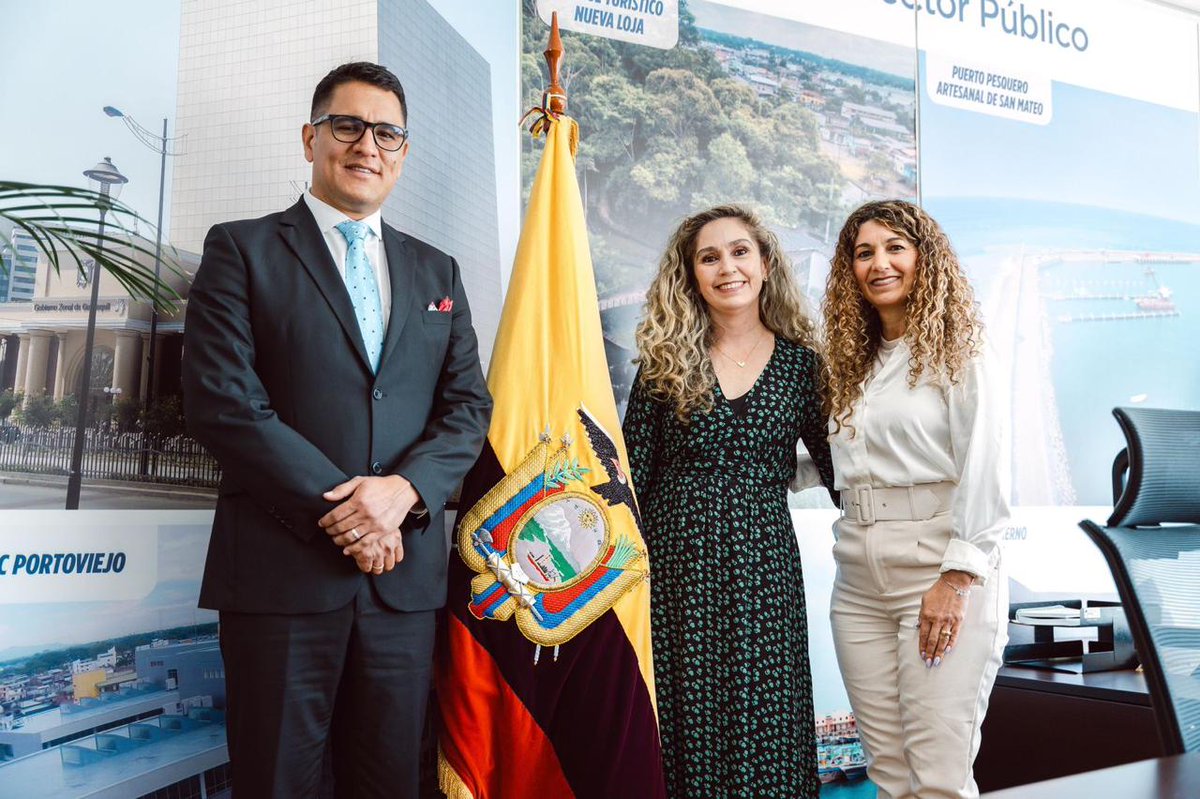 CGGalapagos's tweet photo. ¡Gestión de Nuevas Oficinas en la ciudad de Quito, para mejorar la atención a los usuarios!

Se celebró la firma del convenio entre el Consejo de Gobierno de Galápagos y la Secretaría Técnica de Gestión @inmobiliarec. representada por su máxima autoridad, Monserrat Muñoz. https://t.co/61rmeIggld