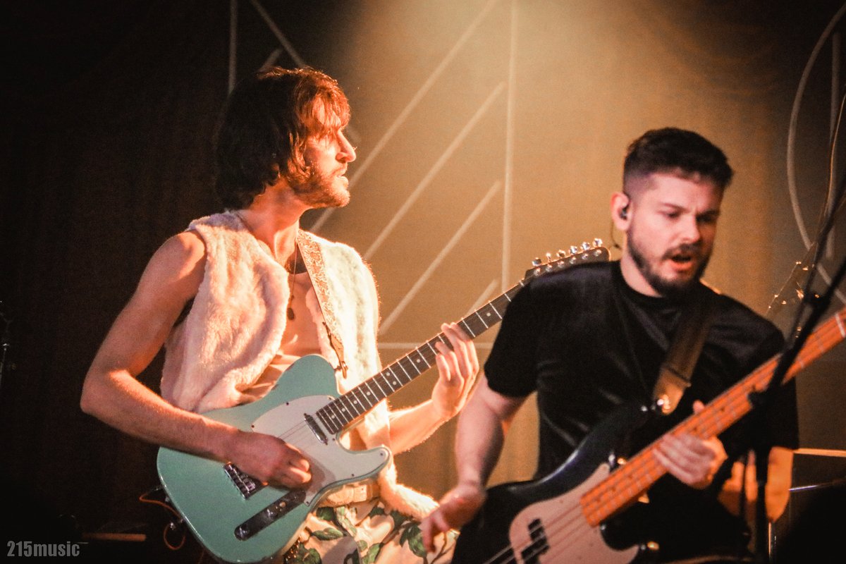 215Music tweet media