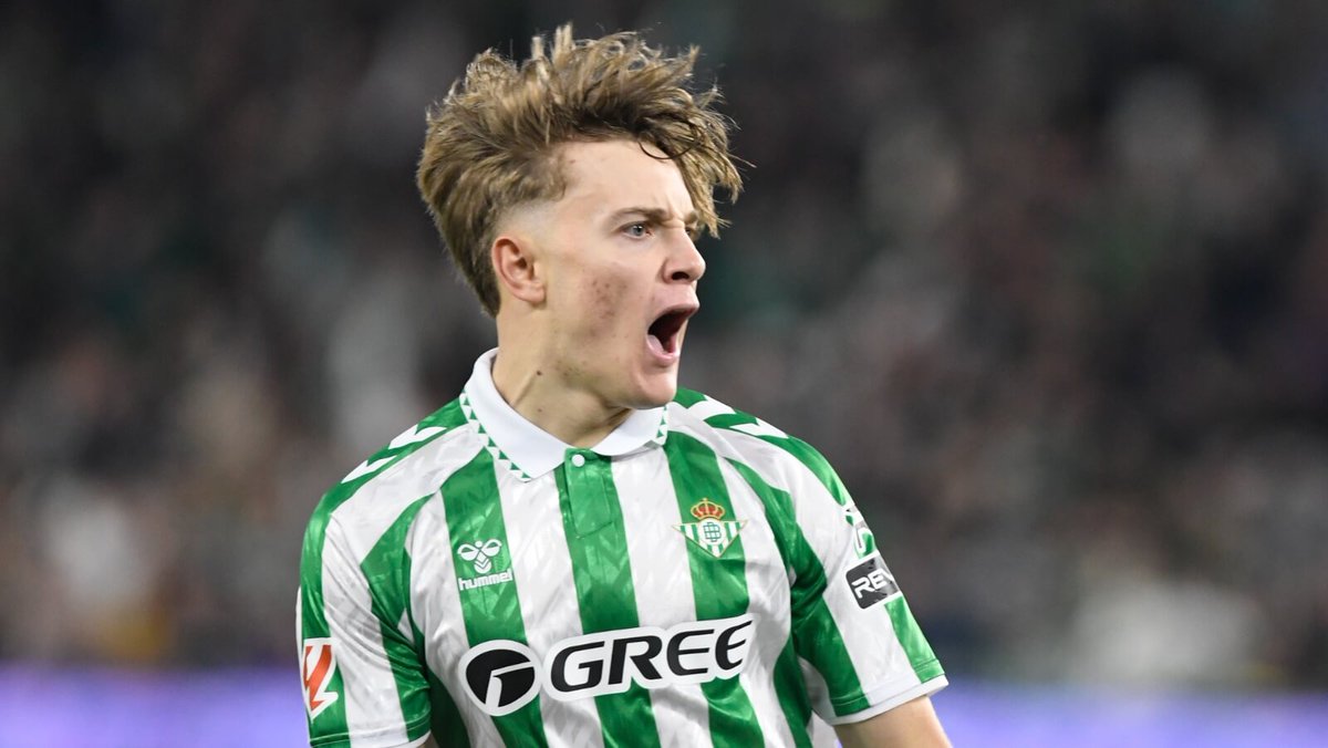 alvaritomfs's tweet photo. ✨Cuatro niños. Jesús Rodríguez, Pablo García, Arribas y Ángel Ortiz. Gente de la casa revive al Betis. Hoy demostraron tener más hambre que algún profesional que lleva décadas en esto. Si no pruebas a los jóvenes, nunca sabrás su valía. Gallardía. Valentía. Talento made in Betis https://t.co/Hj00iSr8lS