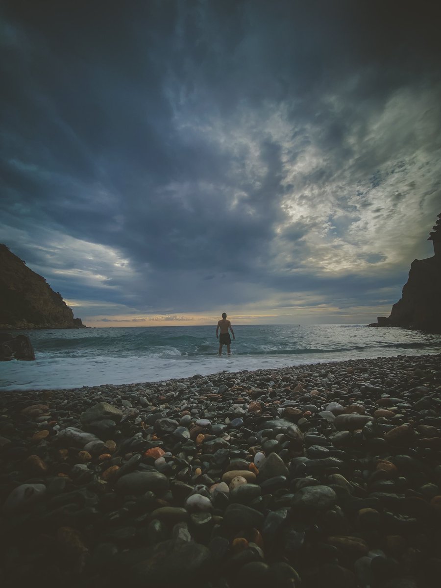 weekendsong tweet media