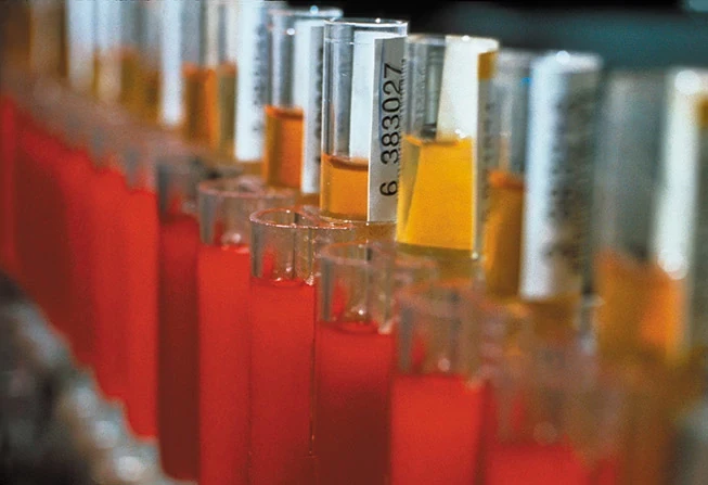 Patients with colon cancer with positive ctDNA tests often face tougher outcomes. Research by <a href="/DanaFarber/">Dana-Farber</a> &amp; <a href="/BrighamWomens/">Brigham and Women's Hospital</a> presented at #ASCOGI shows that treatment with a non-steroidal anti-inflammatory drug significantly boosts disease-free survival.

➡️ bit.ly/4g9zO01