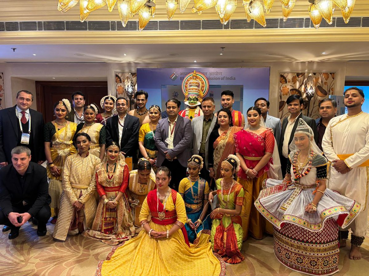 CCRTNewDelhi's tweet photo. On the occasion of the International Conference on Global Election Year 2024, organized by the @ECISVEEP  &amp; Centre for Cultural Resources and Training (CCRT) presented an exquisite Indian Classical Dance Ensemble titled "Nritya Tarang" (1/2) https://t.co/Jfm4Jv6Arf
