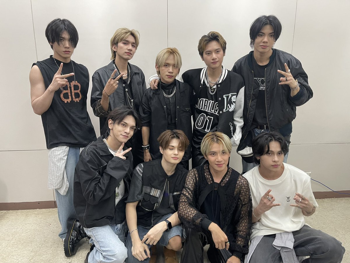 GenZixOfficial's tweet photo. [EVENT PHOTOS] #GenZix

🪧 PPOP FAN FEST
📍SM CITY MARILAO

- with bro NEW:ID 

#DontPickMeByGenZix #LSSByGenZix #SalarinByGenZix #PPOP https://t.co/2lO4XKG7Kc