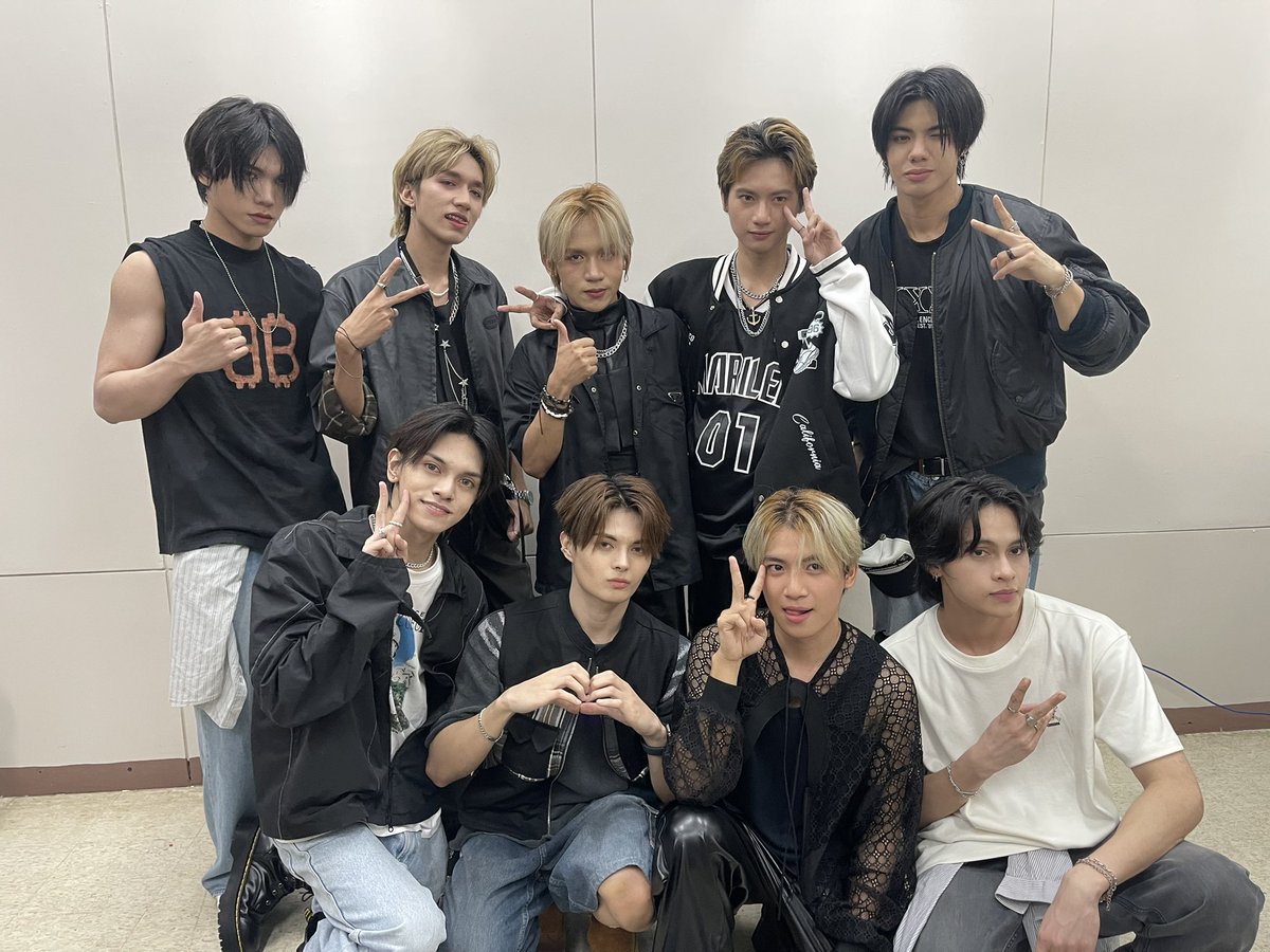 GenZixOfficial's tweet photo. [EVENT PHOTOS] #GenZix

🪧 PPOP FAN FEST
📍SM CITY MARILAO

- with bro NEW:ID 

#DontPickMeByGenZix #LSSByGenZix #SalarinByGenZix #PPOP https://t.co/2lO4XKG7Kc