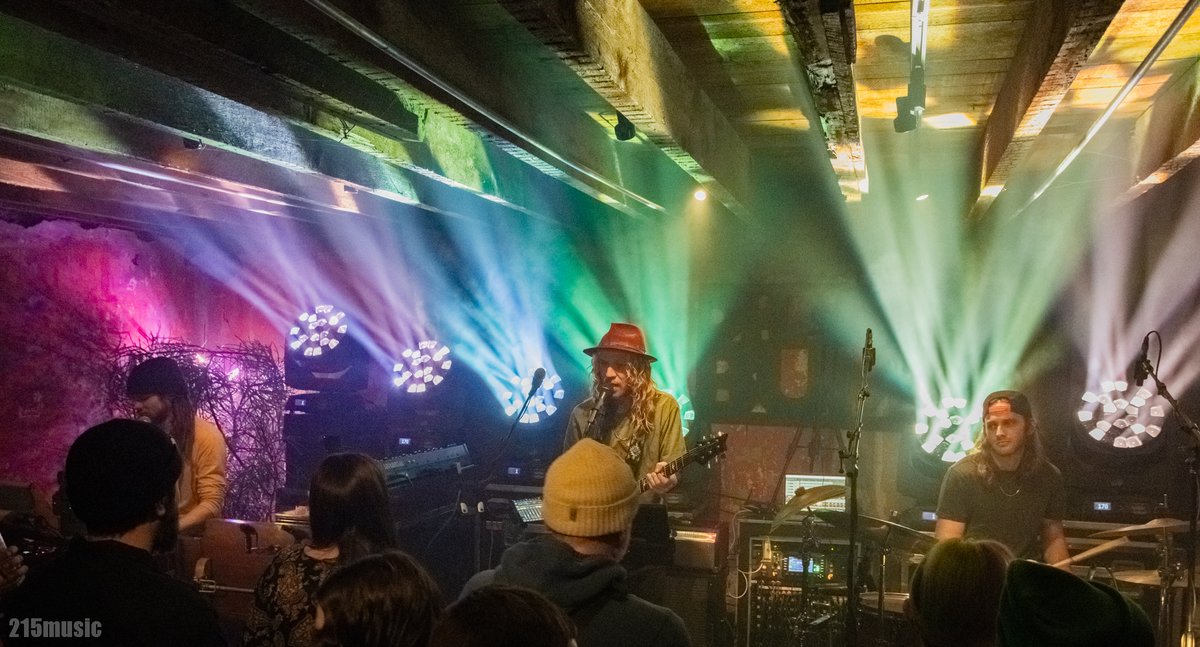 215Music tweet media