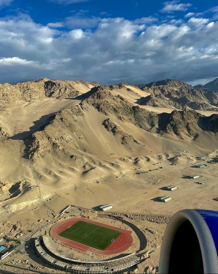 The most beautiful sports venues on Earth 🧵 

1. Ladakkh Football Stadium 🇮🇳