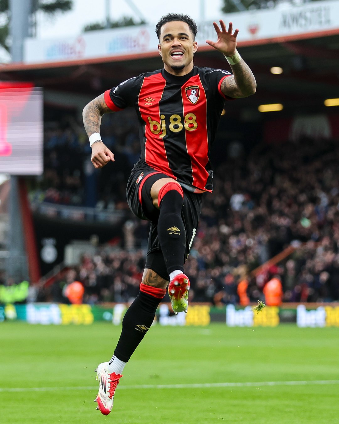 Budget FPL Midfielders for FPL GW25 to GW28 - Justin Kluivert