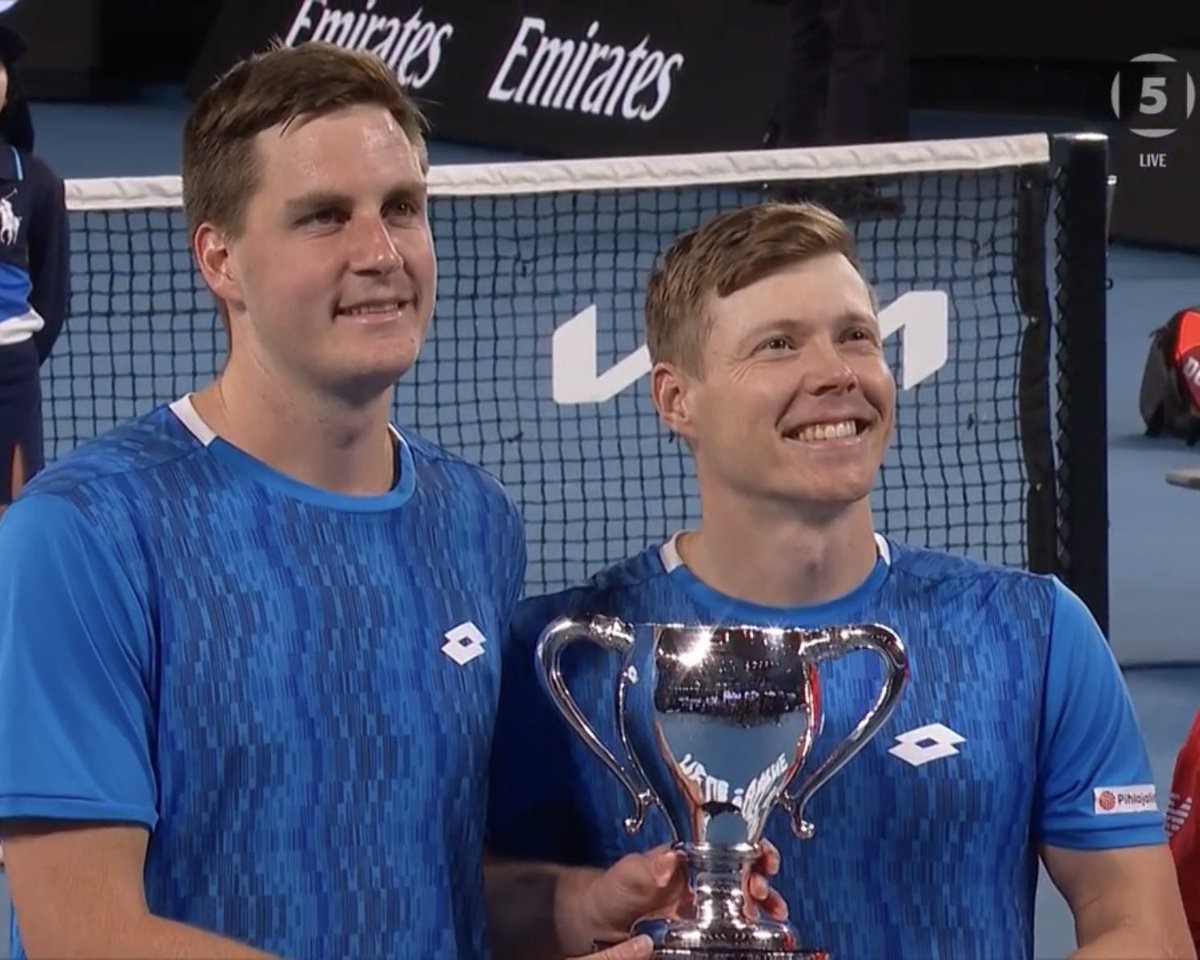 Miten upeaa yhteistyötä näiltä kahdelta. Upeaa seurata kerta kaikkiaan! Huippuhieno saavutus - Australian avointen voitto. Lämpimät onnittelut <a href="/harriheliovaara/">Harri Heliövaara</a> ja Henry Patten. Congratulations! 🏆🇫🇮🇬🇧