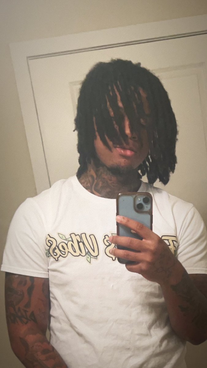 Famousdaeee's tweet photo. ❤️🏌🏾 https://t.co/kXJrgt6fNS
