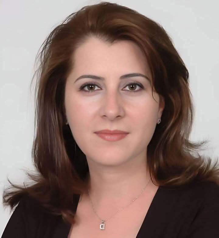 Alevi akademisyen ve değerli bilim insanı Rasha Al-Ali, Humus Üniversitesi’ne seyir halindeyken terör örgütü HTŞ tarafından kaçırılmıştı. Alevi olduğu için terör örgütü tarafından katledildiği haberini aldık.

Rasha Al-Ali, yalnızca akademik başarıları ve eserleriyle tanınan bir