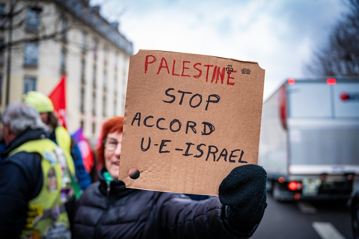 RimaHas's tweet image. Avec @ericcoquerel, plusieurs associations de défense des droits du peuple palestinien et organisations syndicales, nous avons répondu présents et nous continuerons à le faire jusqu’à ce que justice soit rendue au peuple palestinien !