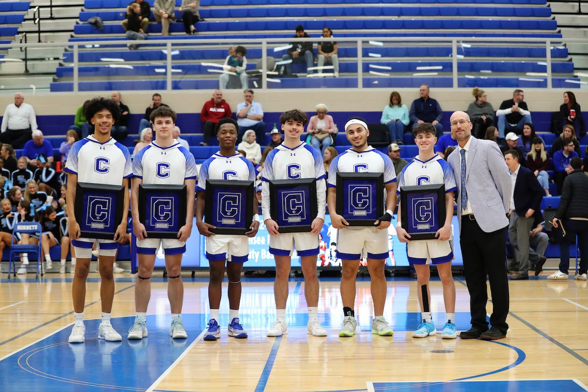 Chelsea's boys will host the area tournament after a big night from Aiden Owens and Jordan Garcia led to a dominant win over Spain Park last night to give the Hornets the regular-season area title.

Story/Photos: shelbycountyreporter.com/2025/01/25/che…