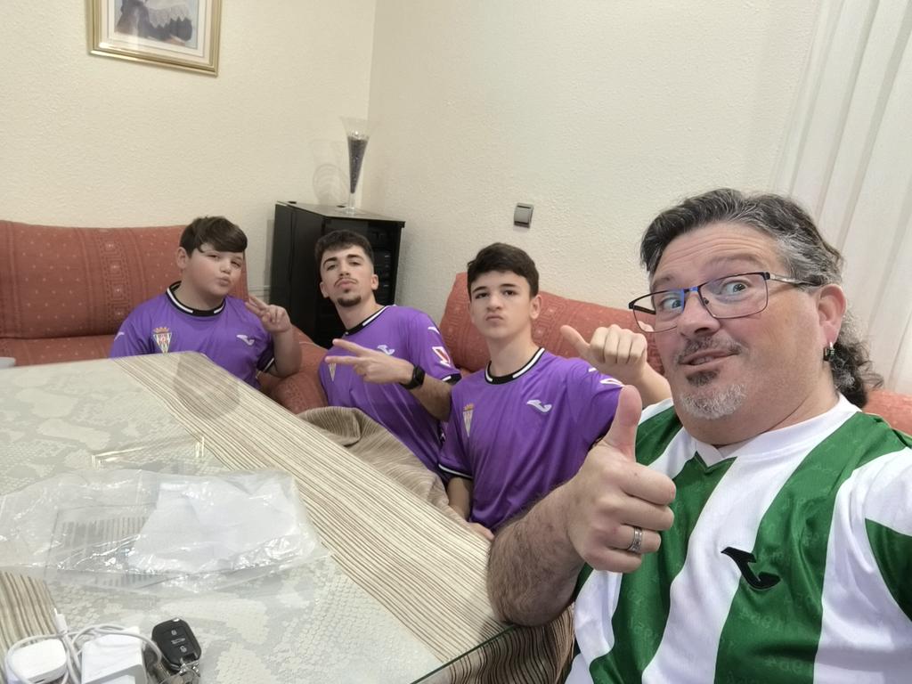mosketero25's tweet photo. Familia blankiverde desde Macael (Almería) https://t.co/MS9DG9X3AQ