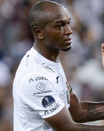 Ustedes no lo saben, pero mi jugador favorito antes de Don Lucas Mancinelli, fue el gran Marco Mosquera, eternamente en su barco, las masterclass que daba en el medio campo en aquellos tiempos, fueron una caricia a mi alma. 🦁