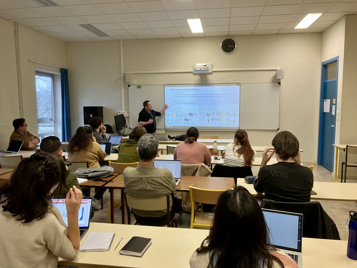 La semaine dernière, le #LLL a accueilli Benjamin Lecouteux (prof <a href="/UGrenobleAlpes/">Université Grenoble Alpes</a>) pour un riche séminaire sur Traduction Automatique de la Parole en #Pictogrammes : Vers une aide à la #communication pour les personnes en situation de #handicap💡#TAL #Corpus <a href="/Univ_Orleans/">Université d'Orléans</a> <a href="/CNRS/">CNRS 🌍</a>