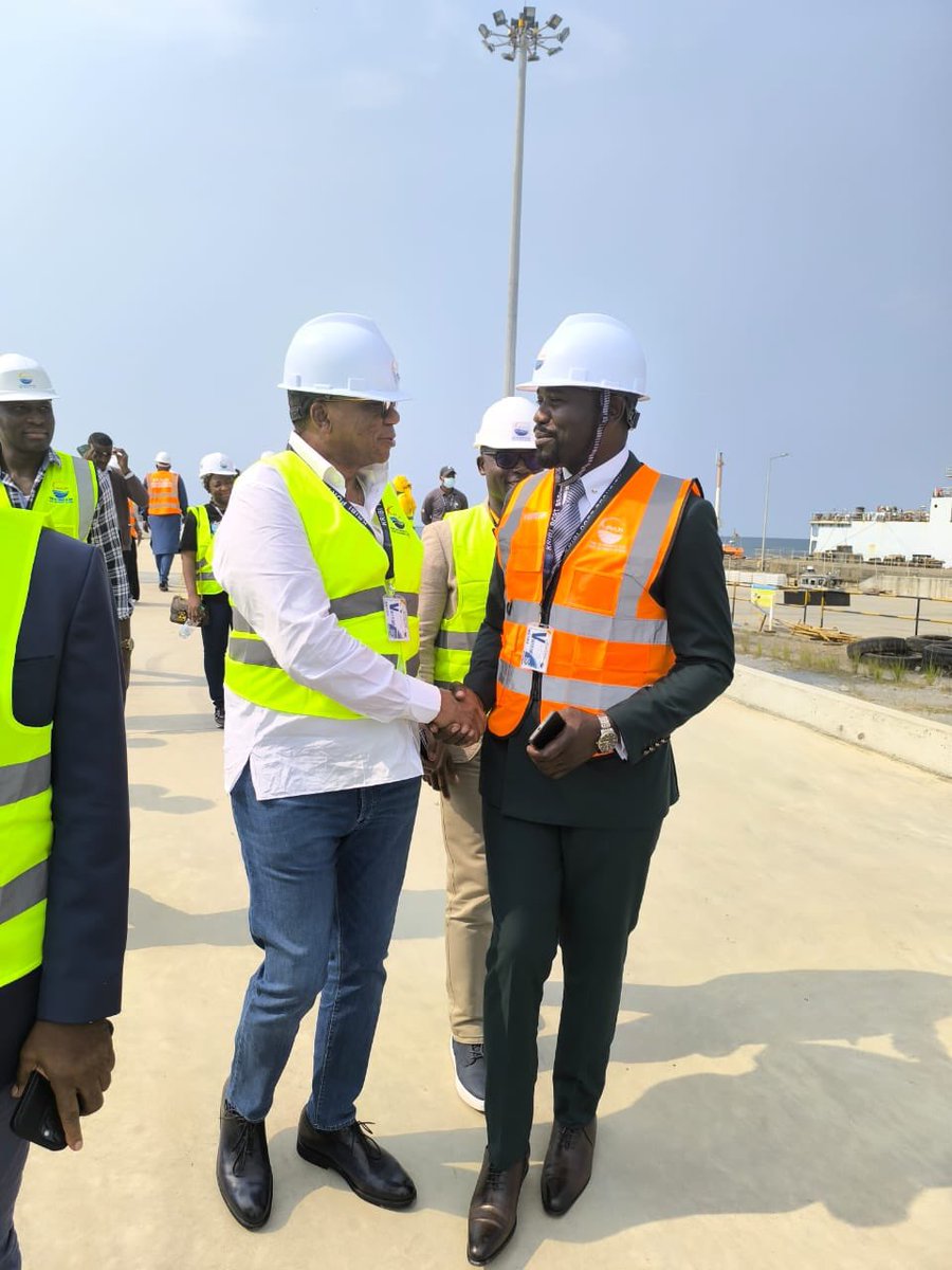 abcfinancesa's tweet photo. Ce vendredi 25 janvier 2025, notre équipe a participé à une visite exclusive du Port Autonome de Kribi aux côtés du GECAM

Notre DG, @MoiseKoffi a partagé son expertise lors de la séance de travail, et cette expérience nous permet de renforcer notre positionnement
#abcfinancesa https://t.co/Y04f99f5Xw