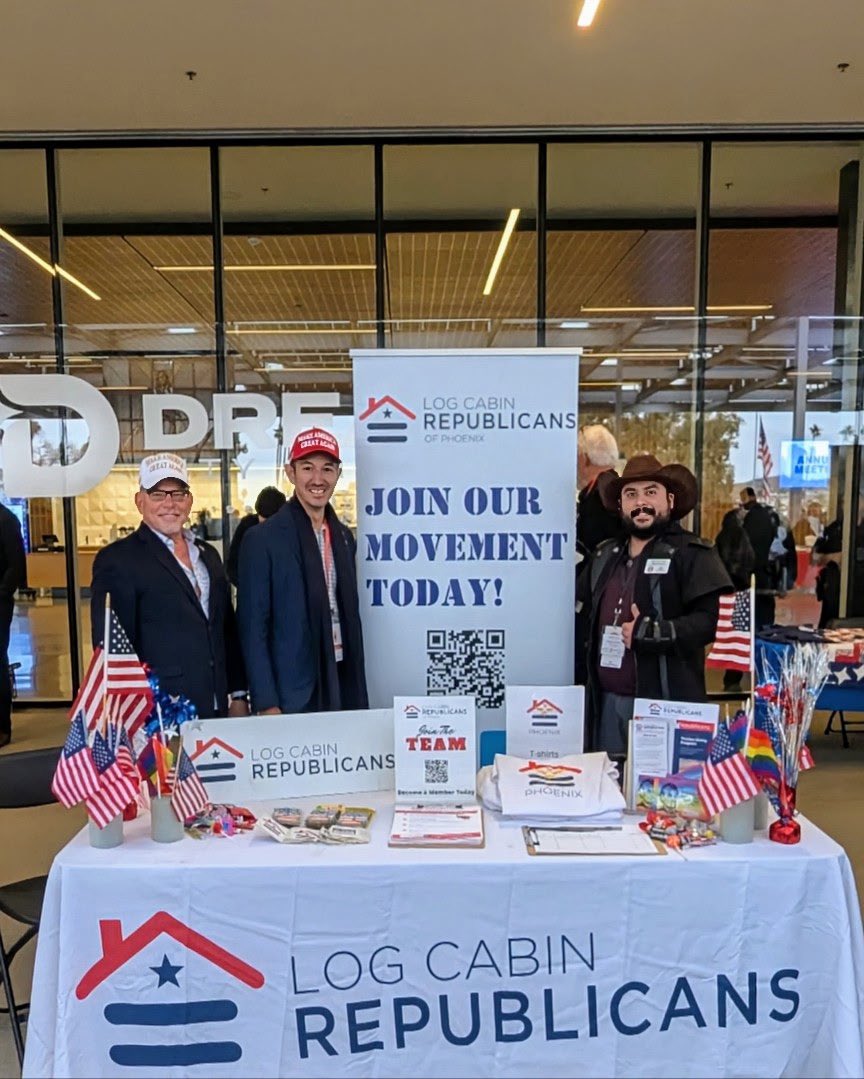 Phoenix Log Cabin tweet media