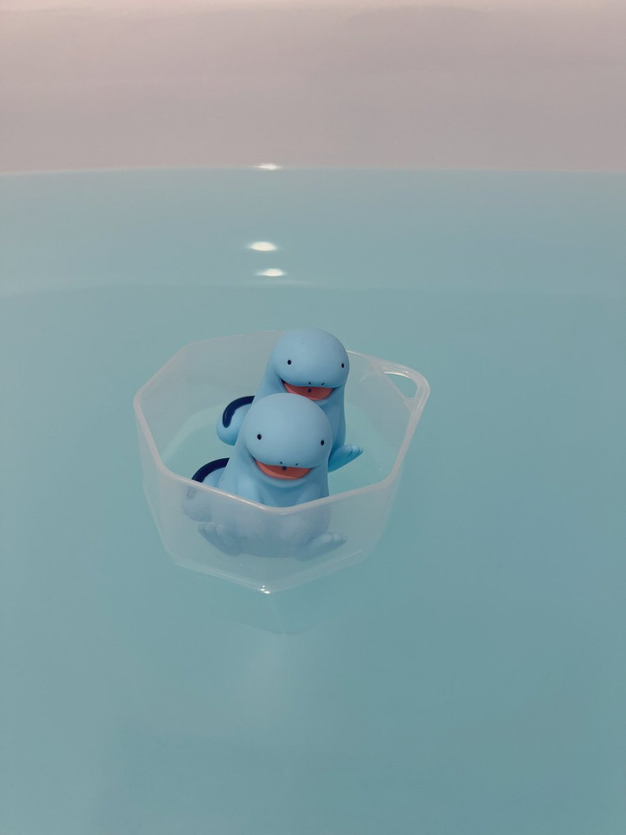 ぬーさん達とお風呂楽しみました🛁*。
入浴剤も水色で可愛かった〜🩵🩵