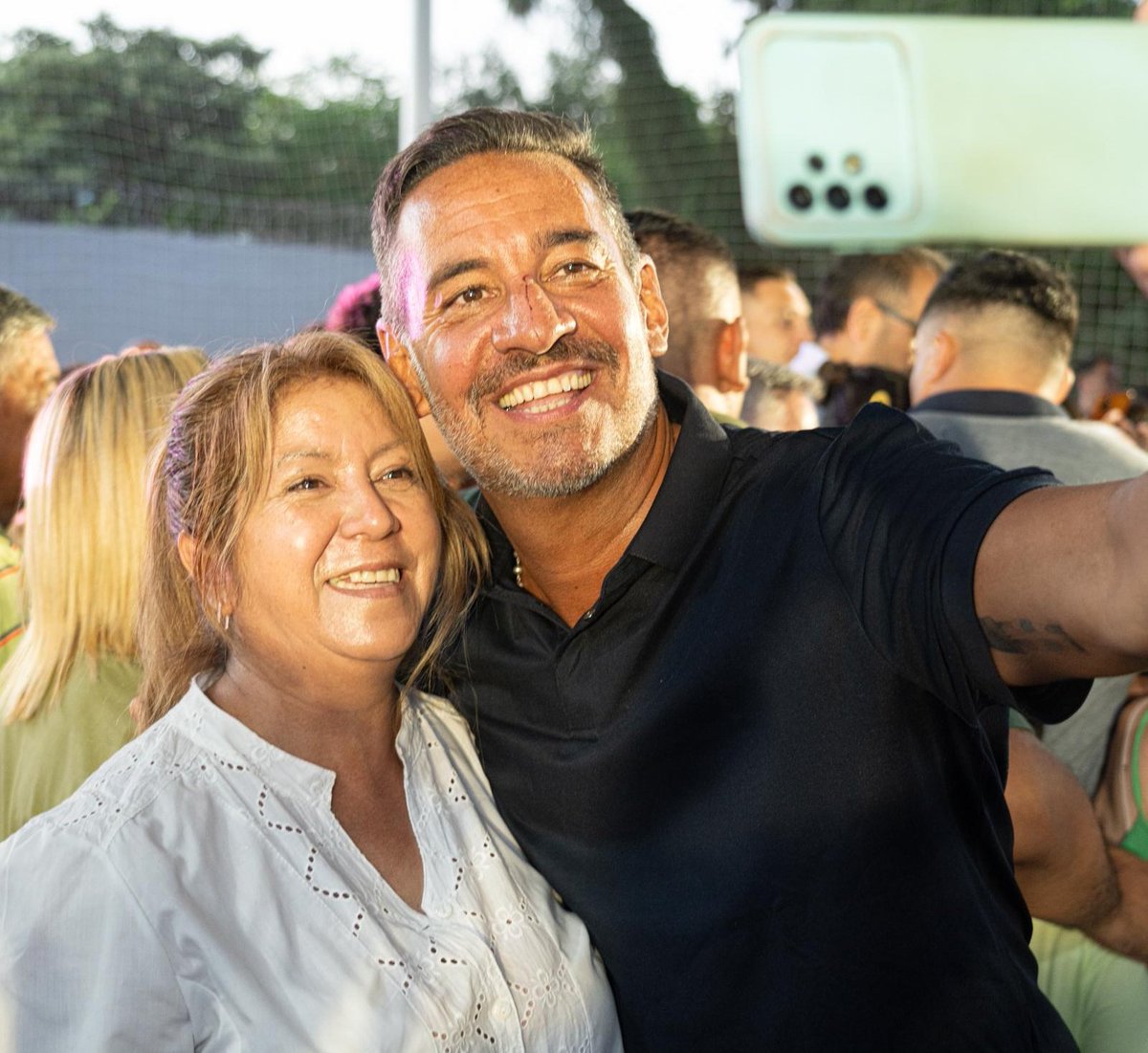 miguelsiciliano's tweet photo. ¡INAUGURAMOS EL POLIDEPORTIVO SOCIAL N° 60!

Está en barrio Benjamín Cabral y lleva el nombre de un grande que se crió en esta zona: #FernandoBladys. El espacio está diseñado para ser accesible a todas las personas y cuenta con un mural de Bladys que está tremendo, hecho por @matiloffredo.

Seguimos trabajando en toda la ciudad, con obras que fomentan la práctica deportiva y el encuentro entre los vecinos. #Córdoba va para adelante.
