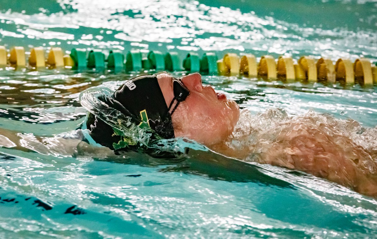 StXTigerSwim's tweet image. Some great shots (thanks @cdumstorf)of some great swims to kick off Regionals last night... some FAST stuff on the horizon tonight at UofL!

#tigersonthewarpath  
#chipscam