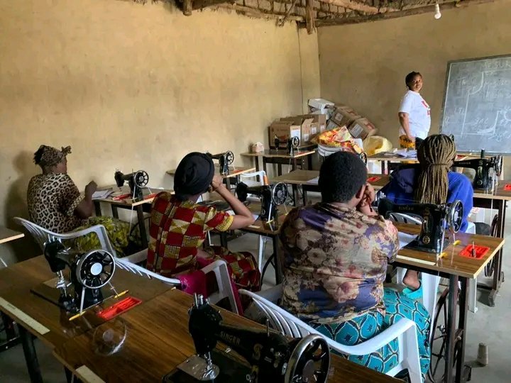lamuka_uganda's tweet photo. UNLEASH YOUR CREATIVITY! Our 6-month Tailoring program is SEWING SUCCESS! Equip yourself with in-demand skills & transform your passion into a thriving career! #TailoringWithLamuka #Success #Fashion #YouthEmpowerment #LamukaInnovationCenter #SkillingPrograms #Innovation #Refugees https://t.co/U7D6nsQH7q