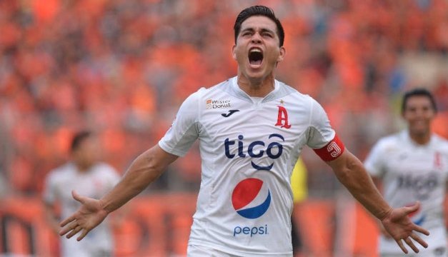 ¡GRACIAS #Eterno22 !

Tu historia con Alianza sin duda alguna sera recordada por siempre, gracias por estar en las peores, por jamas vestir otra camisa en el redondo nacional que no fuera la de Alianza... Y como bien lo dijiste ya pueden estar tranquilos, se retira Papá!