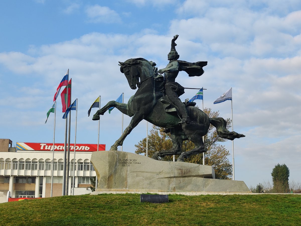 RRInternational's tweet image. Regiunea #separatistă #rusofonă cu circa o jumătate de milion de locuitori se confruntă cu #întreruperi de #curent, de #apă #caldă şi #termoficare de la 1 ianuarie, în urma expirării contractului între Kiev şi Moscova ce permitea #tranzitul de #gaz din Rusia. (7/8)