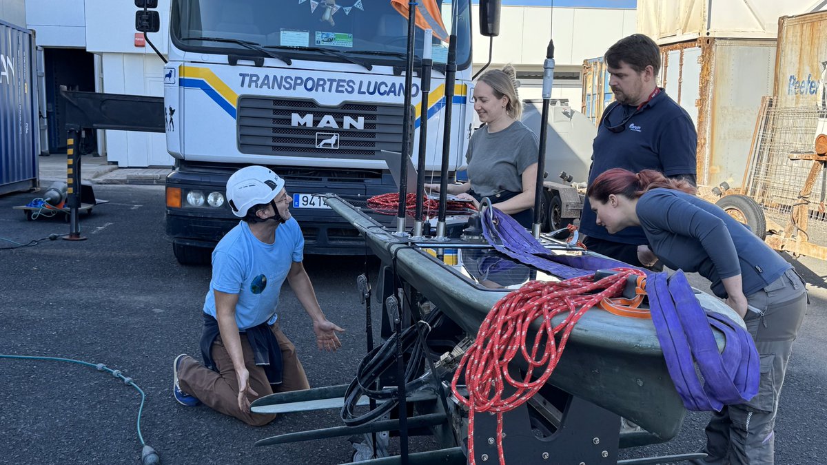 GliderPLOCAN's tweet photo. #Waveglider already on its way to cover the expected mission path in Southern #Macaronesia waters
@MISSIONATLANTIC @LiquidRobotics @DTUtweet
#MARUM @MaritimRobotics @AIRCentre_org #EcosystmemAssessment #OceanRobotics @EuroGOOS @agenciaiisi @CienciaGob #ICTSNews @plocan https://t.co/QHMGVTUmHu
