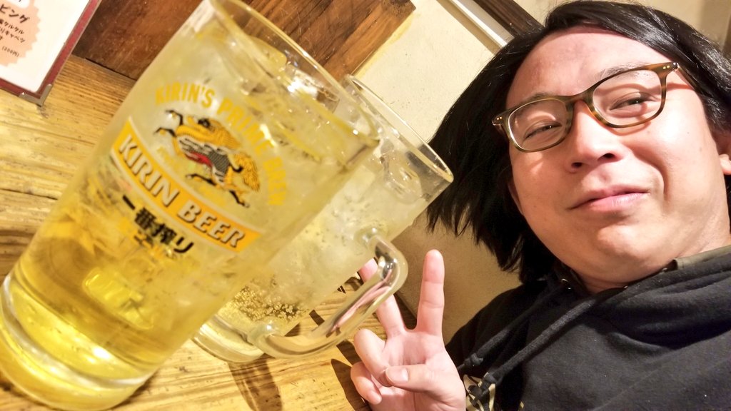Tetsuo_Hiraga's tweet photo. 【2025年MVPエンタメ候補を最速で呑み語る会】ご来場ご視聴頂いた皆さん、ありがとうございました！当日頼まれた代理イベントゆえ、ワガママにオールジャンル語らせていただきましたが、楽しんでもらえていたら何よりです！今夜は無茶ぶりしてきた小柳さんにとことん奢ってもらいます笑。唐揚げ旨い！ https://t.co/XgRmO8vdlM