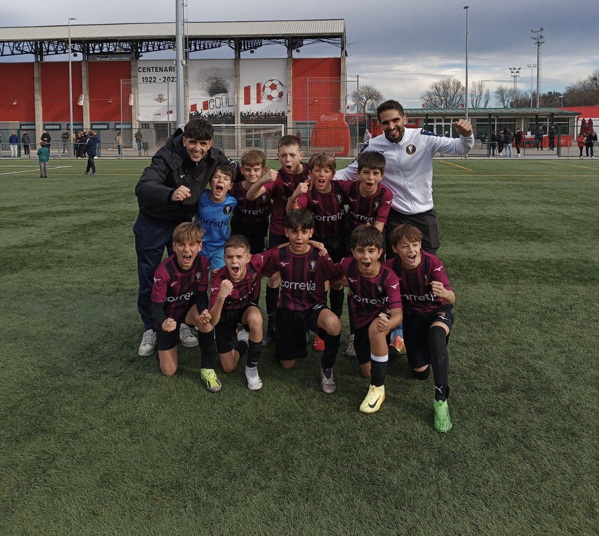 VicRiuprimer's tweet photo. 𝗥𝗘𝗦𝗨𝗟𝗧𝗔𝗧𝗦 | Futbol Base

Aleví S11 “A”

🏆 Preferent Aleví Grup 3 Jornada 16

Vic Riuprimer Refo “A” 3 - 2 @CF_Parets “A”

⚽️ Pau
⚽️ Aniol
⚽️ Casas

#SomhiVicRiuprimerRefo 🔴⚫️ #JuntsUnEquip #VicActivat #Osona https://t.co/dw7K203tEA