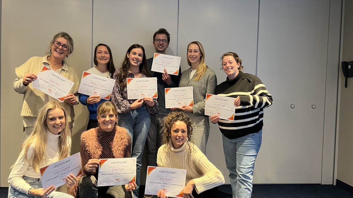 GEFELICITEERD!

Negen sociale vaardigheids- en faalangsttrainers die de opleiding hebben afgerond. Nu aan de slag om de jongeren te begeleiden.

We wensen jullie vooral veel plezier. En wie weet tot ziens bij de verdieping of de opleiding tot coach. Jenine &amp; Herberd