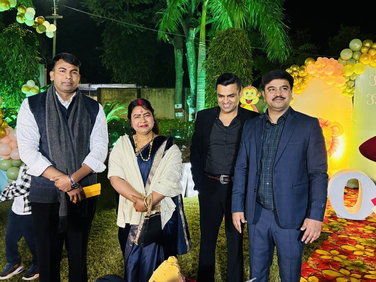आज धौलपुर जिला कलेक्टर श्री निधि बीटी जी के पारिवारिक कार्यक्रम में शिरकत की #Dholpur #MLA #rajasthan <a href="/ShobhaRaniBL/">MLA ShobhaRani Kushwaha</a> <a href="/upendraKushwah_/">Upendra kushwaha</a>