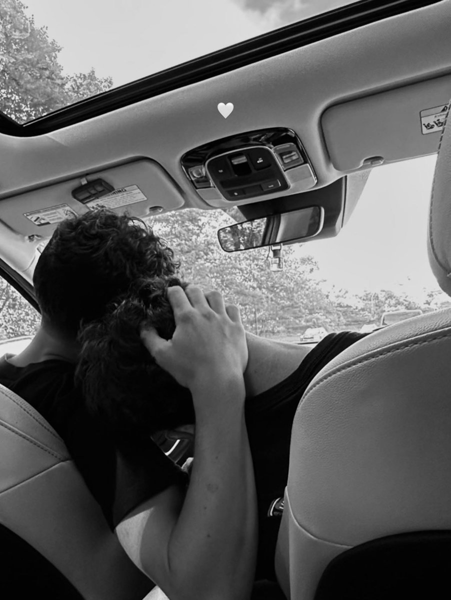 sebastixnmtz's tweet photo. ya tengo el carrito solo me falta la persona https://t.co/c6cILi0q9q