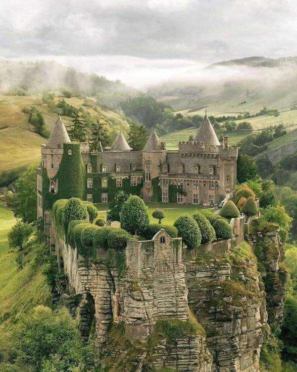 Chateau du Sailhant is a 1000 year old chateau fort in Auvergne region, central France.