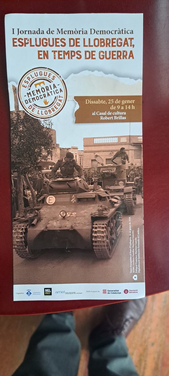 Aquest matí a Esplugues han tingut lloc les I Jornades de Memòria històrica per recordar la resistencia del 26 de gener al campanar, al pont i al barranc. Amb la sala Robert Brillas plena de gom a gom. linktr.ee/esplugues1939