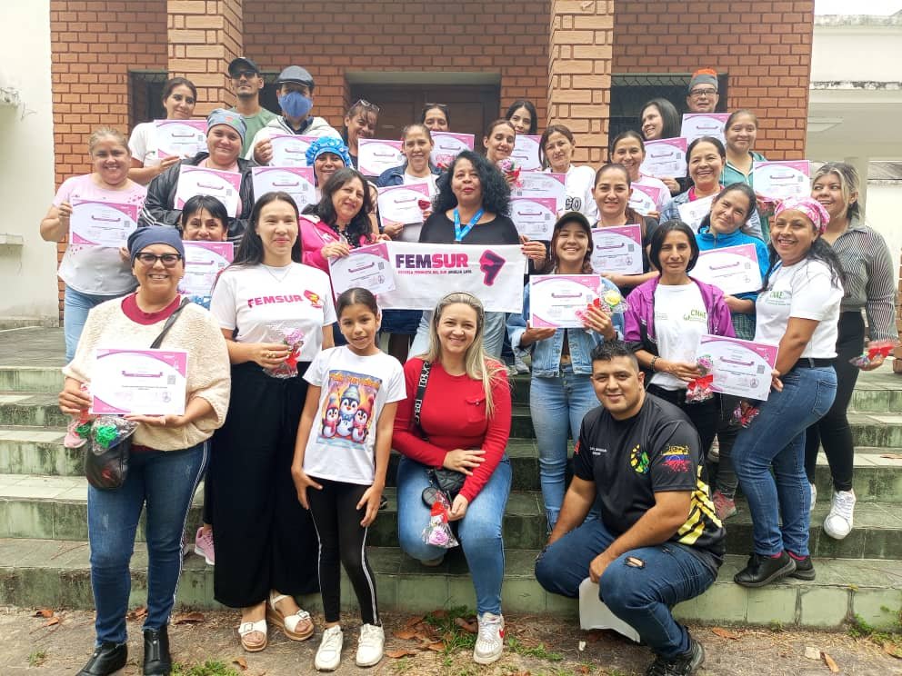 Este Viernes 24 de enero se llevo a cabo la entrega de certificados a las Cocineras  y Cocineros de la Patria,  una certificación a cargo de FEMSUR en el marco de su aniversario número 7.