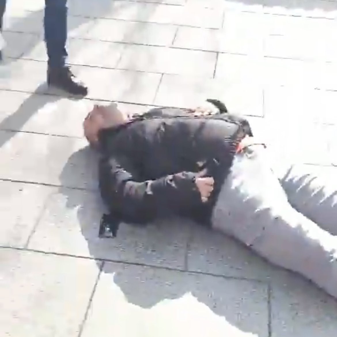 Hola <a href="/socialistes_cat/">Socialistes PSC/❤</a> <a href="/JuntsXCat/">Junts per Catalunya🎗</a> <a href="/Esquerra_ERC/">Esquerra Republicana</a> <a href="/catalunyaencomu/">Catalunyaencomu</a> si us costa tant, ja us fem nosaltres la feina.

"Condemnem qualsevol acte de violència per raons d'odi o ideologia. Desitgem la ràpida recuperació de la persona ferida".

Feu "copy/paste". 

#SalvemCatalunya