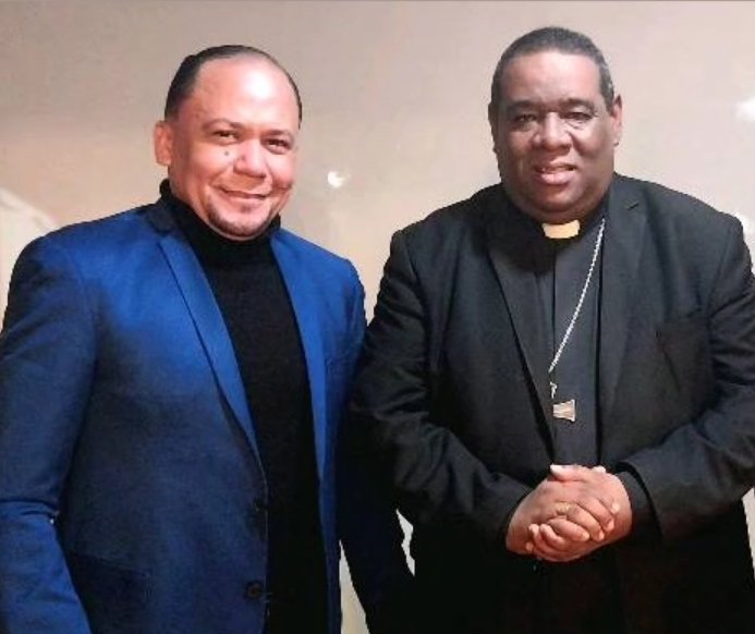 Monseñor <a href="/Jesuscastro126/">Obispo Castro Marte</a> un hombre íntegro,  humano, servicial y solidario, Higüey se siente orgulloso de usted,  de su defensa por los Higüeyanos y sus necesidades.

NO escuche voces agoreras, que hablan por like de redes.
