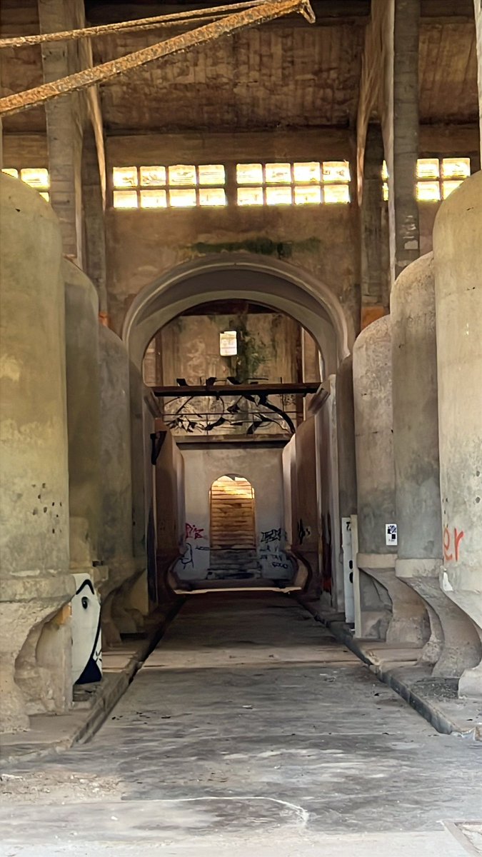 Ens mostram satisfets que Es Sindicat #Felanitx pugui rehabilitar-se gràcies a ser candidat en el concurs internacional d'arquitectura EUROPAN. Guanyar ajudaria a continuar recuperant un edifici emblemàtic i històric del nostre municipi
#RecuperamHistoria
#Felanitxescultura