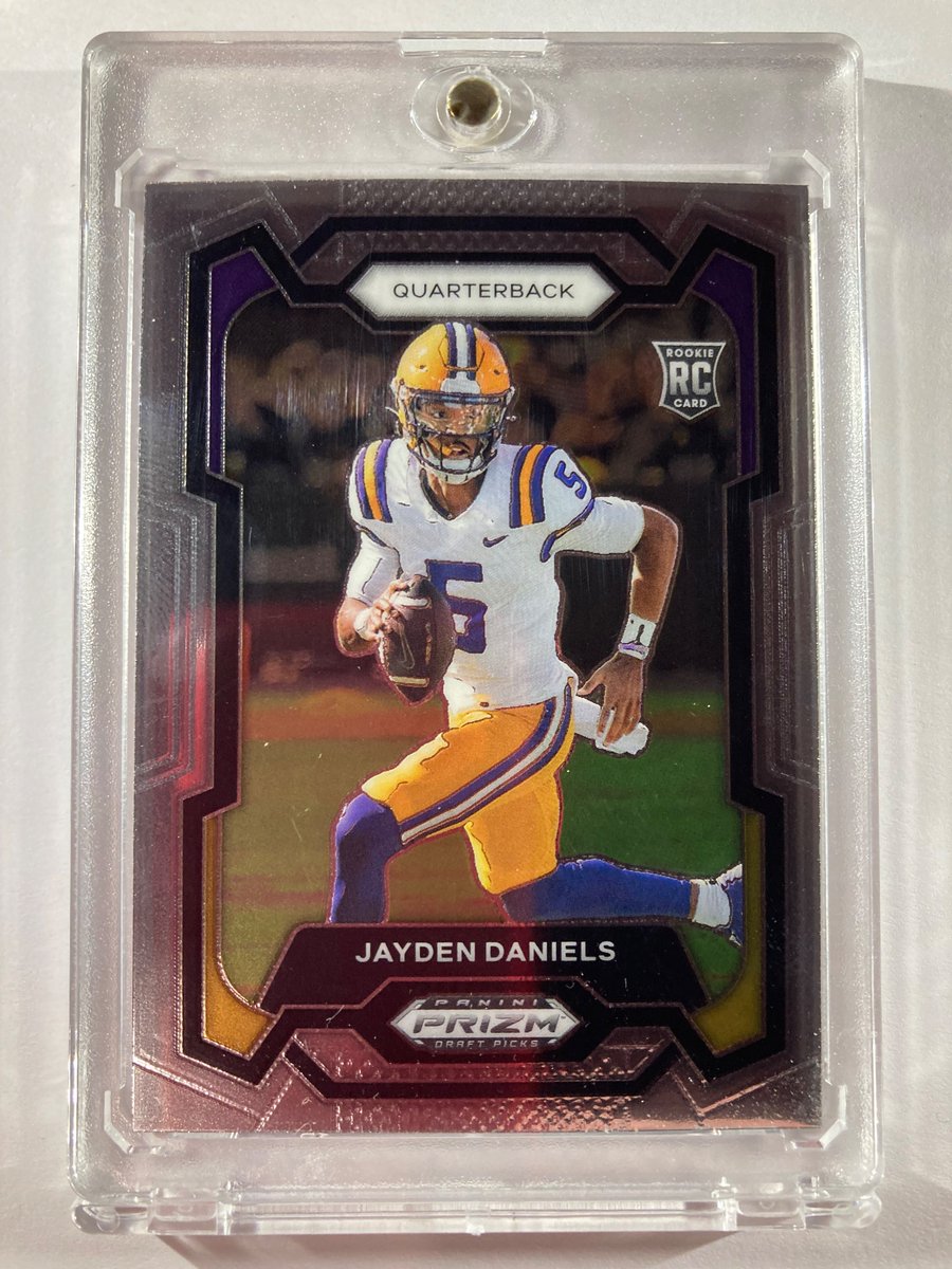 🎁Appreciation Day Giveaway🎁

Winner Announced Wednesday

🔥Jayden Daniels Prizm DP Rookie Card

To enter
1. Follow
2. Retweet
3. Like