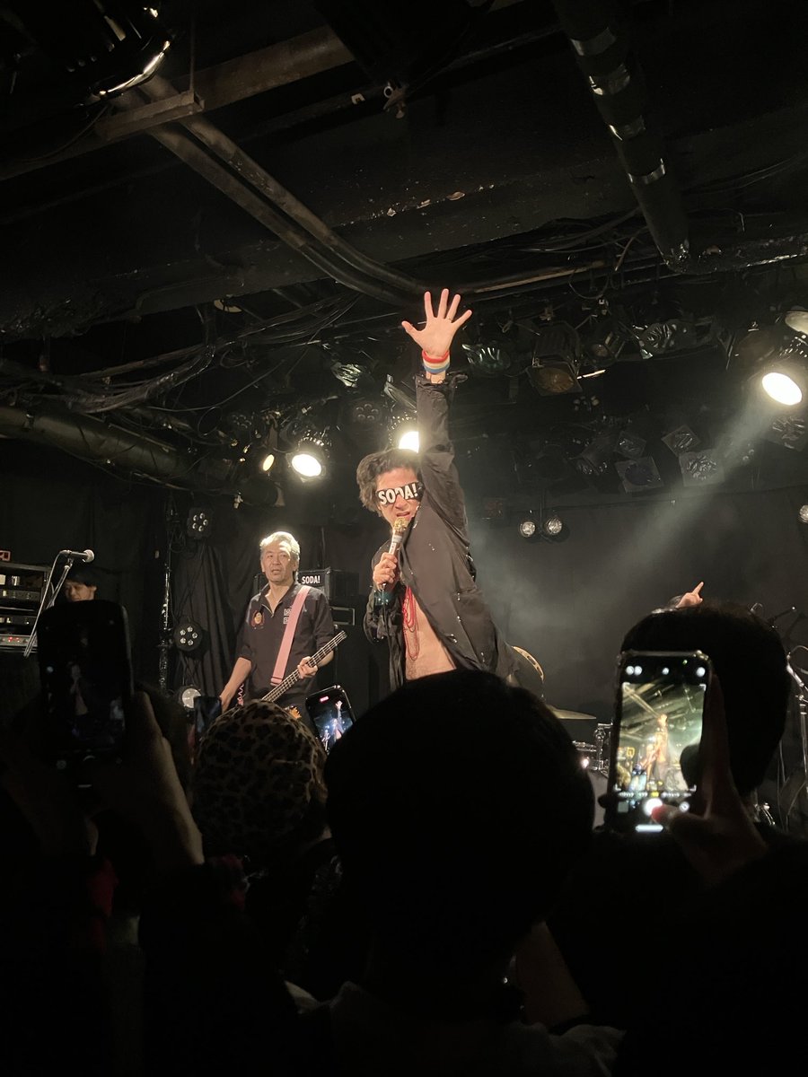 veronique45's tweet photo. 今年の初Power charge完了🔥

GET POWER!
@下北沢CLUB Que!

#Getpower
⁦@asano_tadanobu⁩ ⁦@SODA_KISS⁩ 
⁦@0702YJ⁩ https://t.co/YlnT8RfiRh