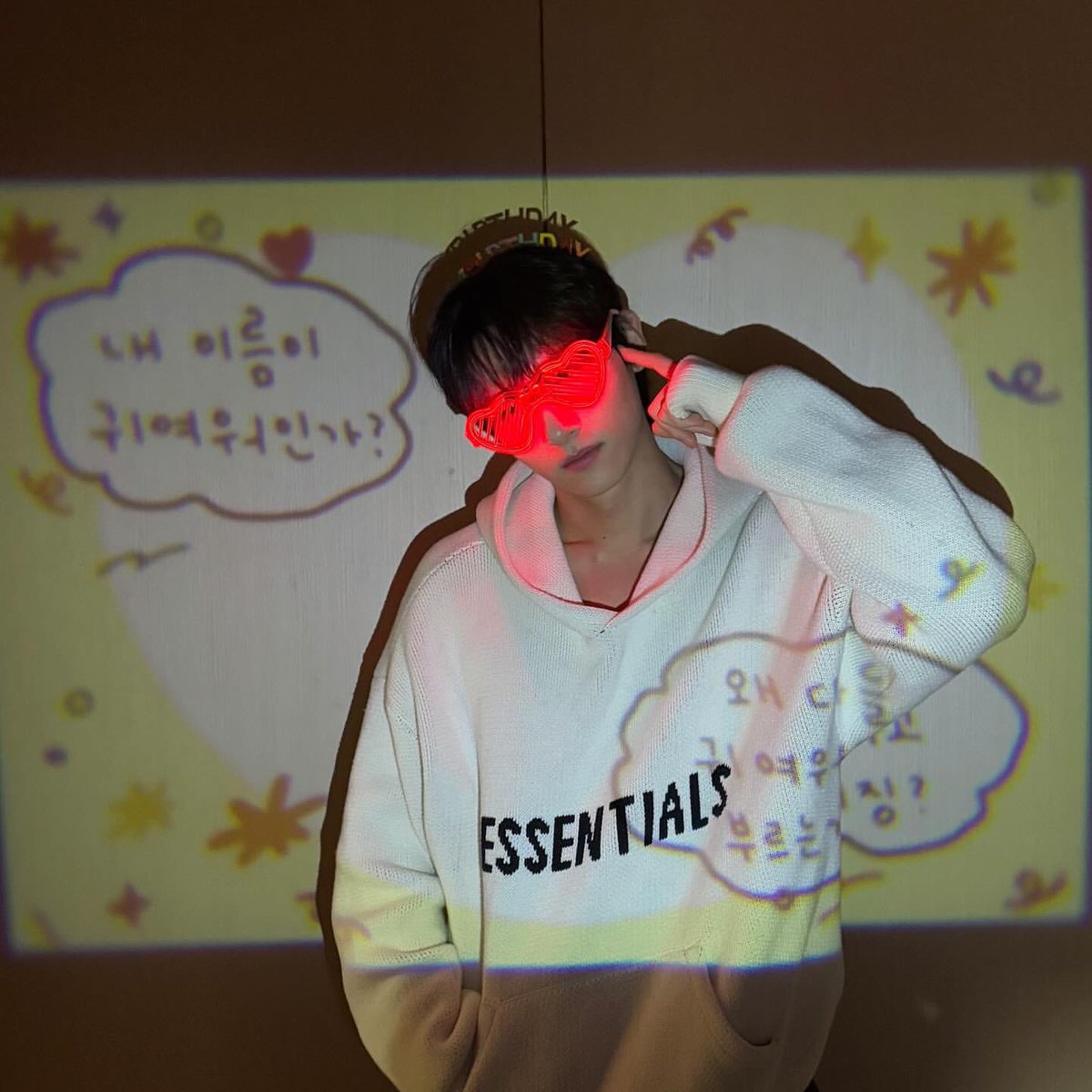 KYUNSARCHIVE's tweet photo. bday boy 🤍🥹 #IM #아이엠 https://t.co/drxt0PNlL8