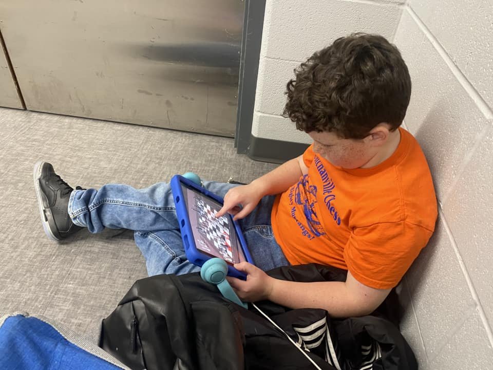 CoachSoderling's tweet photo. Duke loses a close 2nd match. Said he had a few chances to get the dub but his opponent was doing a great job forcing him to block. We go back to the lab and train for the next round.
#ChessDad? https://t.co/mv43rSe54m